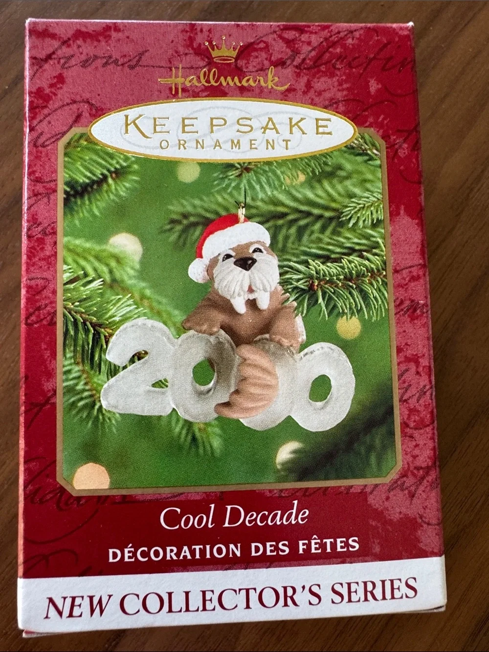 Hallmark Walrus Year 2000 Cool Decade Christmas Ornament